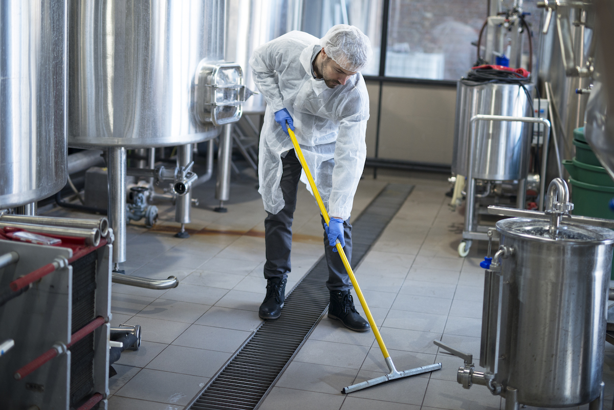 Lee más sobre el artículo Pautas para la limpieza y desinfección de las instalaciones, equipos y útiles en la industria alimentaria